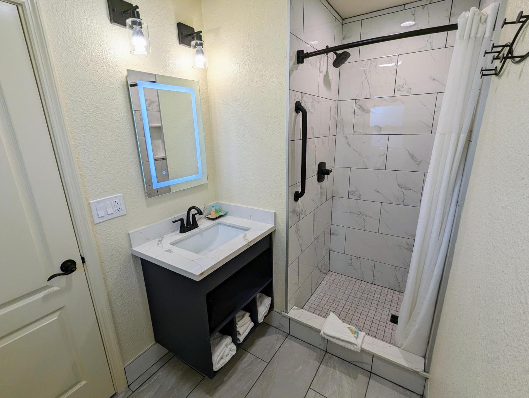 Clarion Collection Wilkie'S Inn Pacific Grove - Monterey Bagian luar foto